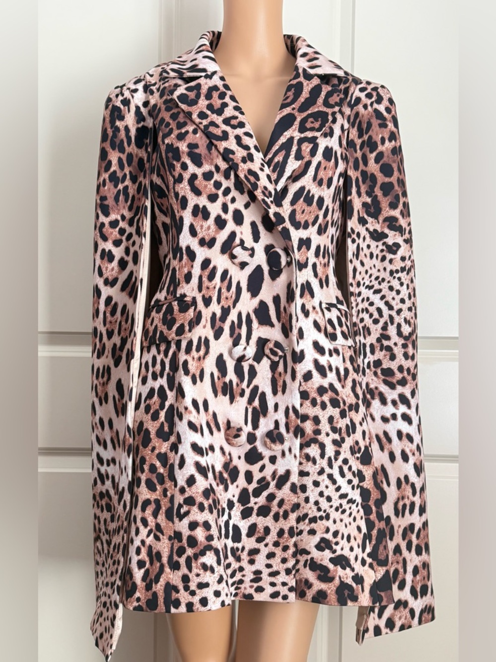 New Akira AMINAH LEOPARD PRINT BLAZER DRESS - Picture 15 of 16